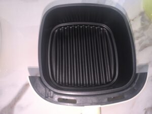Keranjang anti lengket Air Fryer Advance ADF-24A.